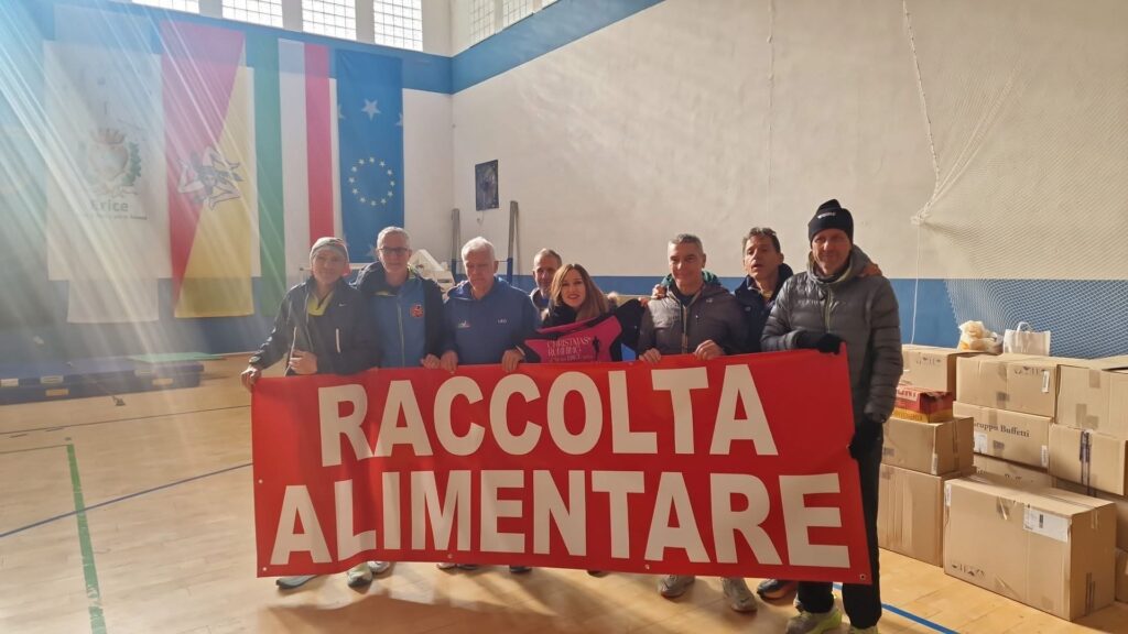 CORSA SU STRADA . CHRISTMAS RUNNING. ANCHE QUEST’ANNO SI È SVOLTA LA TRADIZIONALE CORSA NON AGONISTICA 2 IMG 6633